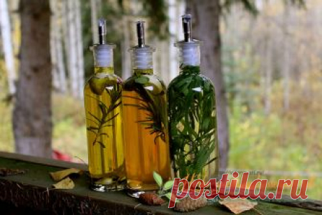 Полезная статья о том, как можно приготовить ароматный уксус в домашних условиях , рецепты настаивания уксуса на травах : базилике, розмарине,имбире,чесноке