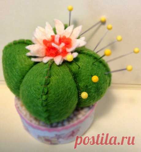 Игольница Цветущий Кактус. Шьем из фетра.