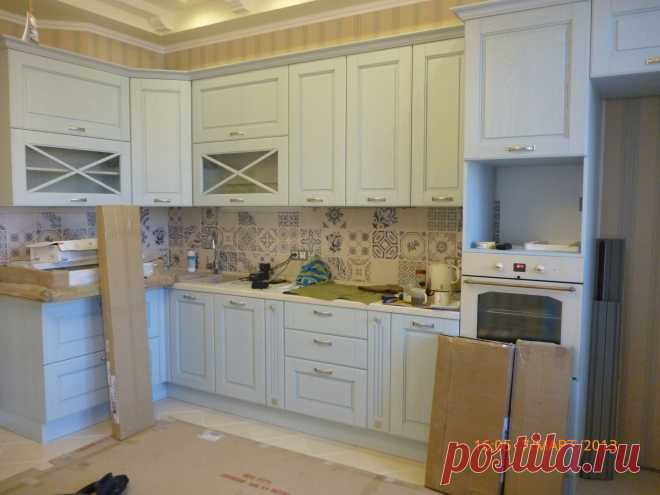 Кухня в процессе сборки.Фасады натуральное дерево