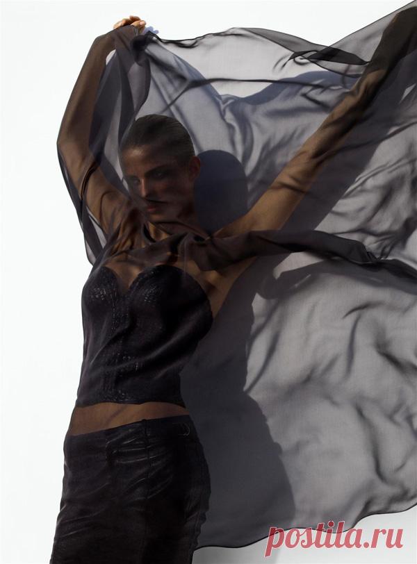 Изабели Фонтана (Isabeli Fontana) в фотосессии Сольве Сундсбо (Solve Sundsbo) (2007).