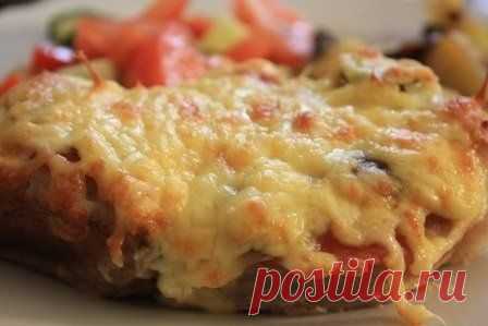 Мясо в фольге с грибами и помидорами