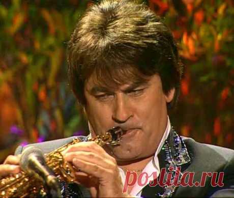 Александр Серов