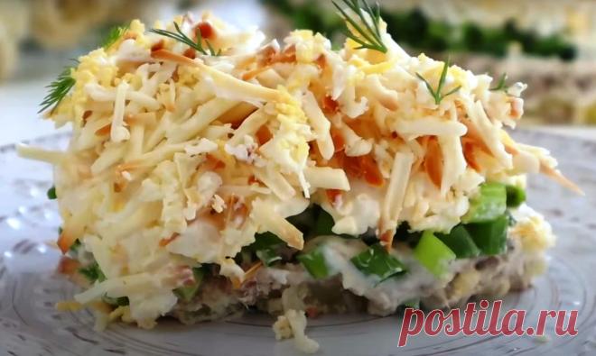 Вместо надоевшей “Мимозы”. Новый салат с необычным вкусом на Новогодний стол Праздничный салат с тунцом  — это одно из самых популярных и легких в приготовлении блюд. Он сочетает питательные и полезные ингредиенты, благодаря чему становится не только вкусным, но и сытным. Тунец, как основной компонент этого салата, является источником высококачественного белка, Омега-3 жирных кислот и множества других полезных веществ. Приготовление салата с тунцом поражает своим многообразием. […]