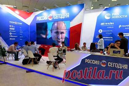 Медиагруппа «Россия Сегодня» попала под санкции Евросоюза. Медиагруппа «Россия Сегодня» была включена в десятый санкционный пакет Евросоюза. Также под санкции попала главный редактор информационного агентства Regnum Марина Ахмедова и журналист Александр Коц. Они, по мнению ЕС, отвечают за «поддержку действий, угрожающих целостности Украины».