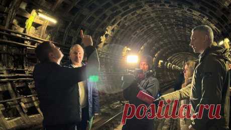 В Киеве рассказали о сроках ремонта аварийного участка метро. Поврежденный и закрытый для эксплуатации участок синей ветки метро в Киеве могут восстановить к осени 2024 года. Об этом со ссылкой на владельца участвующей в ремонте компании &quot;Автострада&quot; сообщает ТАСС. &quot;Восстановление ...