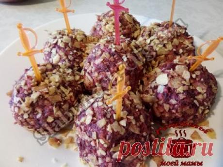 Закуска на праздничный стол, шарики из свеклы и селедки. Рецепт. Фото