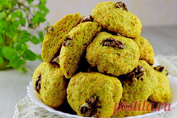 Морковное печенье с орехами - КУХНЯ МИРА 
 
 
 
 Простой рецепт вкусной домашней выпечки из самых доступных продуктов. Морковное печенье с орехами получается сладковатым, немного рассыпчатым, с лёгким оранжевым оттенком. Ингредиенты: Морковь — 250 г Масло сливочное (размягчённое) — 100 г Сахар — 150 г Мука — 350 г Орехи грецкие (ядра) — 50 г Разрыхлитель — 10 г Приготовление […]