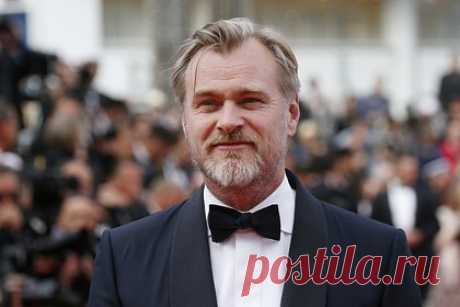 Кристофер Нолан решил не снимать новые фильмы до окончания забастовок. Режиссер Кристофер Нолан принял решение не приступать к новым проектам до окончания забастовок сценаристов и актеров в Голливуде в знак солидарности с бастующими. «Крайне важно, чтобы все понимали — это ключевой момент в отношениях между работниками индустрии и Голливудом», — подчеркнул кинематографист.