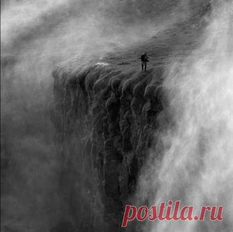 Иногда человек так мал по сравнению с грандиозными творениями природы / Исландия / Путешествие с комфортом