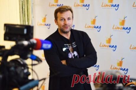 Клим Шипенко объявил дату выхода фильма «Холоп – 3». Режиссер признался, что теперь он займется перевоспитанием не одного человека, а целой семьи.