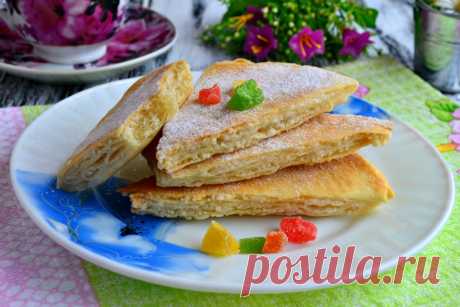 Песочное слоёное печенье Песочное слоёное печенье - это простая и вкусная выпечка, которая понравится всей семье. Тонкие слои теста создают хрустящую корочку, а внутри печенье остаётся нежным и сладким. Готовится оно легко и быстро, а результат порадует всех любителей домашней выпечки.
