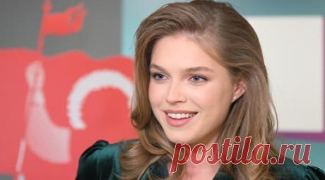 Актриса Дулова рассказала о стрельбе, холоде и жизни без телефонов на съёмках «Отца». Актриса Алина Дулова рассказала, что перед съёмками военной драмы «Отец» актёров отправили в действующий военный гарнизон, где они проходили подготовку, приближённую к условиям военного времени. Читать далее