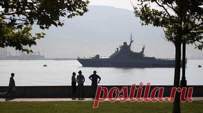 «Оба катера противника уничтожены»: Минобороны РФ сообщило о попытке ВСУ атаковать корабль «Сергей Котов» в Чёрном море. Патрульный корабль «Сергей Котов» Черноморского флота, выполняющий задачи по контролю судоходства в юго-западной части Чёрного моря, подвергся атаке ночью 25 июля. По данным Минобороны РФ, ВСУ пытались атаковать корабль ЧФ двумя морскими быстроходными управляемыми безэкипажными катерами. Их уничтожили огнём из штатного вооружения. Читать далее