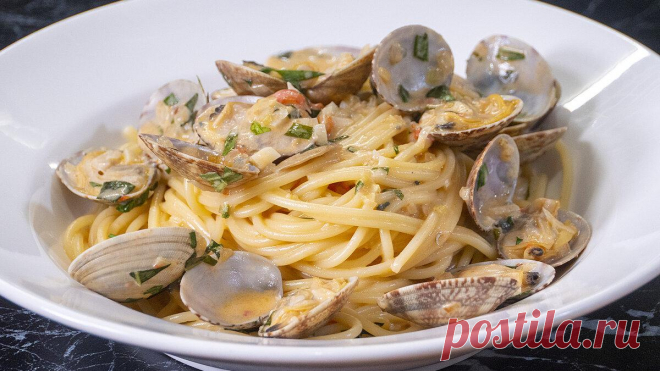 Самый вкусный сырный соус для спагетти и замечательные ракушки вонголе.
Дорогие друзья! Заморские деликатесы мы готовим с вами не часто, но сегодня именно такой день. Я вам покажу как приготовить самый вкусный сырный соус для спагетти и замечательные ракушки вонголе. Сочетание спагетти, соуса ракушек и ароматной зелени не оставит равнодушными никого. Сразу рекомендую готовить с учетом добавки, потому что от такой вкуснятины трудно оттащить даже […]
Читай пост далее на сайте. Жми ⏫ссылку выше