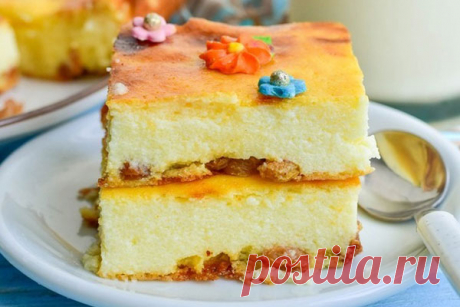 Творожная запеканка с манкой
Очень нежная по вкусу получается эта творожная запеканка. Готовить ее не сложно, так как необходимо просто все ингредиенты перемешать.