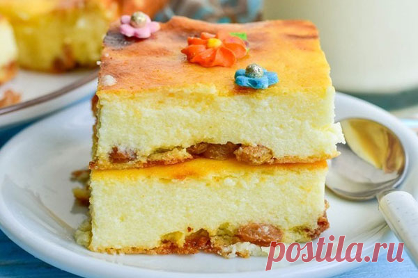 Творожная запеканка с манкой
Очень нежная по вкусу получается эта творожная запеканка. Готовить ее не сложно, так как необходимо просто все ингредиенты перемешать.