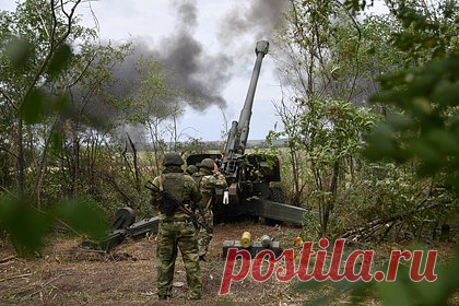 Минобороны сообщило о поражении пунктов управления и складов боеприпасов ВСУ. За прошедшие сутки в ходе ударов оперативно-тактической и армейской авиации, ракетных войск и артиллерии поражено пять пунктов управления и три склада боеприпасов Вооруженных сил Украины. Об этом сообщил официальный представитель Министерства обороны России генерал-лейтенант Игорь Конашенков.