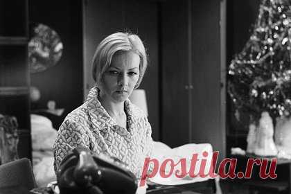 В Госдуме назвали великой глупостью идею стереть Брыльску из «Иронии судьбы». Первый зампред комитета Госдумы по культуре, российская и советская актриса Елена Драпеко назвала идею стереть из «Иронии судьбы» сыгравшую главную роль в фильме актрису Барбару Брыльску великой глупостью. Так в разговоре с «Лентой.ру» она прокомментировала инициативу коллеги из Государственной Думы.