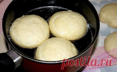Самые вкусные пончики
Это самые вкусные пончики... которые я ела!
Уже 2 раза их делала - обалденные! Мягенькие , прямо воздушные, с хрустящей корочкой! Начинку можно любую класть, мне очень понравилось с инжировым повидлом, а еще будет вкусно со свежей малиной, перетертой с сахаром, можно с заварным кремом, как у автора...
Тесто:
Молоко - 500 мл.
Яйца - 2 шт.
Масло сл. или маргарин - 125гр.
Сахар - 2 ст.л. + 1ч.л.
Соль - 1,5 ч.л.
Дрожжи сухие - 11 гр. (пакетик)
Вода тёплая - 0,5 ст.
Мука - ст