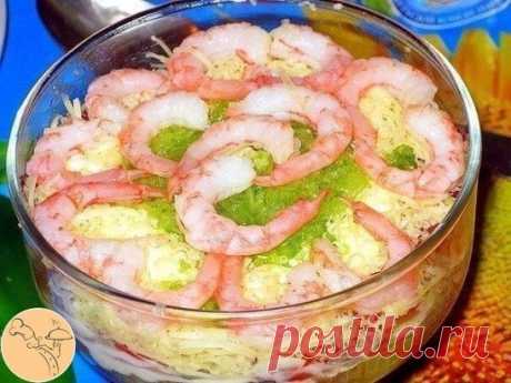 Салат "Мореман"
Ингредиенты:
- 500 г креветок
- 100 гр крабового мяса
- 2 яйца