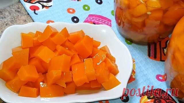 Это нереально вкусно! Я думала Манго🥭А угостили меня такой вот Тыквой! 
Я не раздумывая сразу две партии сделала. Открыли баночку, съели на ура!
И 20 банок будет мало! Да еще и полезно. Теперь и у меня все просят рецепт.
Реально классная идея. Практически деликатес за копейки! Рецепт:
Хорошо долгими зимними вечерами открыть баночку, вспомнить лето.
Ингредиенты:
Тыква - 3 кг.
Апельсин - 3 шт.
Лимон - 1 шт.
Лимонная кислота - 10 гр.
Сахар - 600 гр.
Стерилизуем 30 минут!
Как...