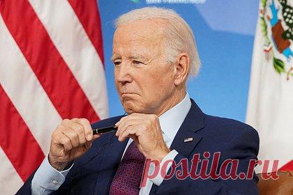 Рейтинг Байдена упал до рекордно низкого уровня. Почему американцы перестали доверять президенту?. Рейтинг одобрения главы Белого дома Джо Байдена упал до самого низкого уровня за время его президентства, понизившись до 40 процентов, так как большинство избирателей не поддерживают его подход к внешней политике и конфликту между Израилем и палестинским движением ХАМАС.