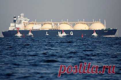 Перевозкам одного вида топлива предрекли удорожание из-за кризиса в Красном море. Стоимость перевозок сжиженного природного газа (СПГ) вырастет из-за участившихся случаев обстрелов судов со стороны йеменских повстанцев-хуситов из военизированной группировки «Ансар Алла». Об этом сообщает Bloomberg со ссылкой на участников рынка. Из-за риска ракетных обстрелов суда стали обходить стороной акваторию.