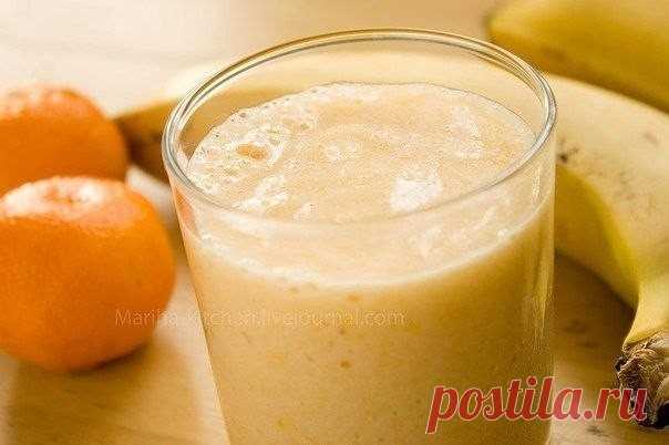 ​Смузи с бананом и мандарином
