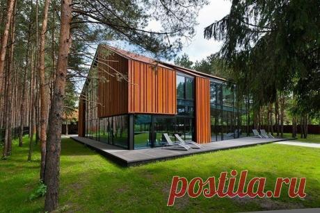 Дом на берегу реки в Каунасе