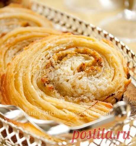 СЛОЕНЫЕ УЛИТКИ С МЕДОМ, АНИСОМ И ЦИТРУСОВЫМИ