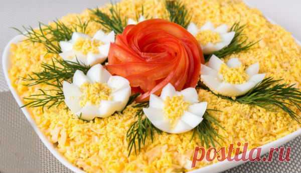 Красивый и очень вкусный салат «Цветочная фантазия» - Любимые рецепты Оригинальный и красивый салат «Цветочная фантазия» очень простой в приготовлении. Потрясающее сочетание всех ингредиентов в салате придает блюду божественный вкус.