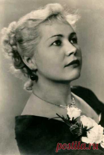 Инна Макарова, 28 июля, 1926
 • 25 марта 2020