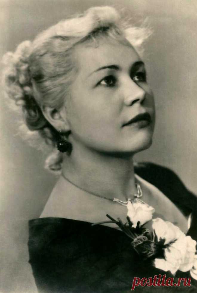 Инна Макарова, 28 июля, 1926
 • 25 марта 2020