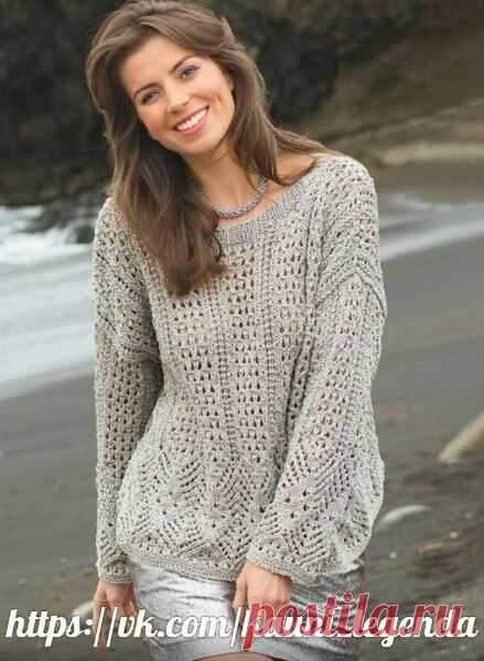 Объемный пуловер ажурным узором