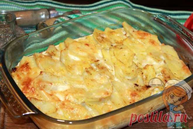 Картофель дофине в духовке - рецепт нежной картошки в духовке- Пошаговые рецепты без мяса, без дрожжей, без муки, без яиц Сочный, ароматный и очень аппетитный картофель дофине покоряет с первого взгляда. Соблазнительная румяная корочка, нежнейшие слои, пропитанные яично-сливочной смесью.