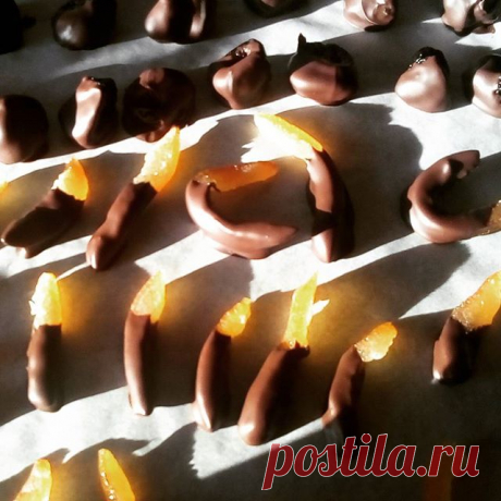 Апельсиновые корочки и чернослив в тёмном шоколаде Extra-Bitter Guayaquil 64% #cacaobarry #шоколад #конфетыручнойработы #удаловашеф #шоколатье #лучшийподарокдевушке #романтическийподарок #конфетыназаказвдмитрове #конфетыназаказвмоскве