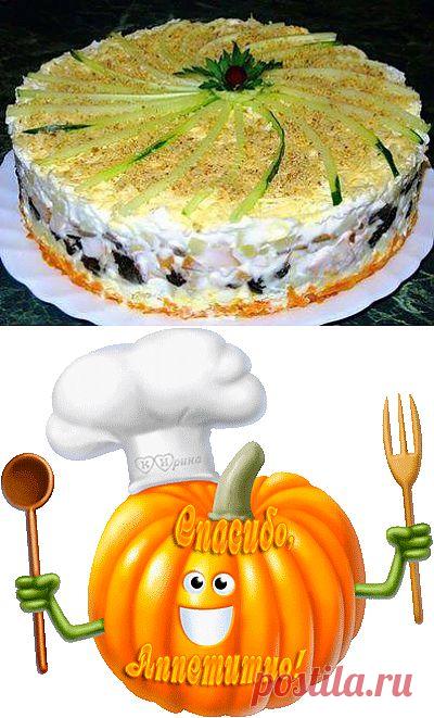 (+1) тема - Слоеный салат с копчёной курицей, черносливом и шампиньонами | ВКУСНО ПОЕДИМ!