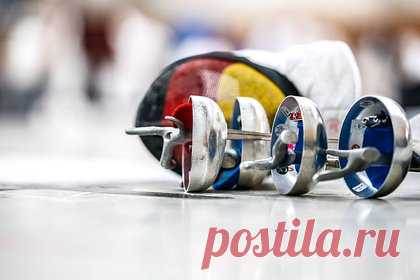 Германия отменила еще один турнир из-за российских спортсменов. В Германии отменили еще один турнир по фехтованию в знак протеста против допуска к международным соревнованиям российских и белорусских спортсменов. В Бонне не состоится этап Кубка мира по фехтованию на рапирах среди мужчин. Соревнования должны были пройти с 10 по 12 ноября 2023 года.