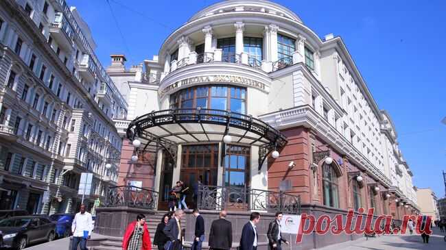 Рособрнадзор объявил предостережения 16 вузам