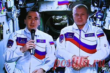 Космонавтам поручили найти источник запаха на МКС. В подмосковном Центре управления полетами поручили российским космонавтам найти источник запаха гари на МКС. Олег Новицкий и Петр Дубров ранее обнаружили запах горелого в российском сегменте. Космонавты будут искать источник горелого у приборов служебного модуля «Звезда».