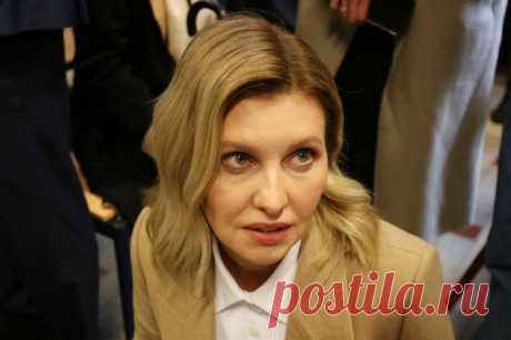 Елена Зеленская вызвала ярость украинцев словами о демократии. Жене Зеленского напомнили, что на Украинце царствует диктатура.