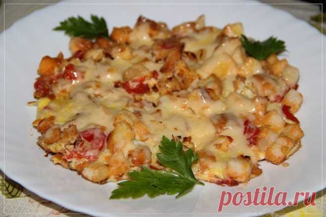 Яичница по-французски. Французы знают толк во вкусных завтраках 
Приготовление:
— 1 небольшую луковицу обжарить на растительном масле— 2 маленьких помидора порезать добавить к луку— 2 ломтика батона или хлеба (порезать кубиками) добавить к обжаренным помидорам.— 2…