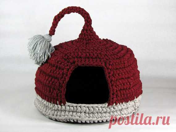 Ganchillo gato cama gato cueva casa del animal doméstico Tshirt hilado Bordeaux y gris con borla para jugar Ganchillo gato cama gato cueva casa del animal doméstico Tshirt hilado Bordeaux y gris con borla para jugar   Esta casa del animal doméstico es una buena adición a tu diseño para el hogar y un lugar acogedor para el descanso y reproducción de su mascota. Cueva de gato también tiene una borla para su gato a jugar o moverse fácilmente. Esta casa del animal doméstico ma...