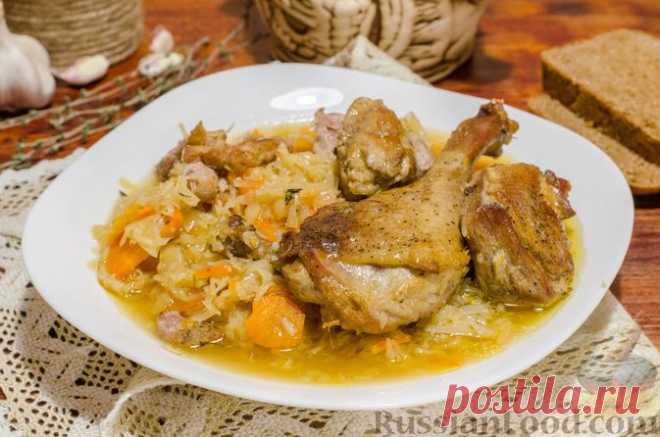 Рецепт: Тушёная утка по-деревенски, с квашеной капустой на RussianFood.com