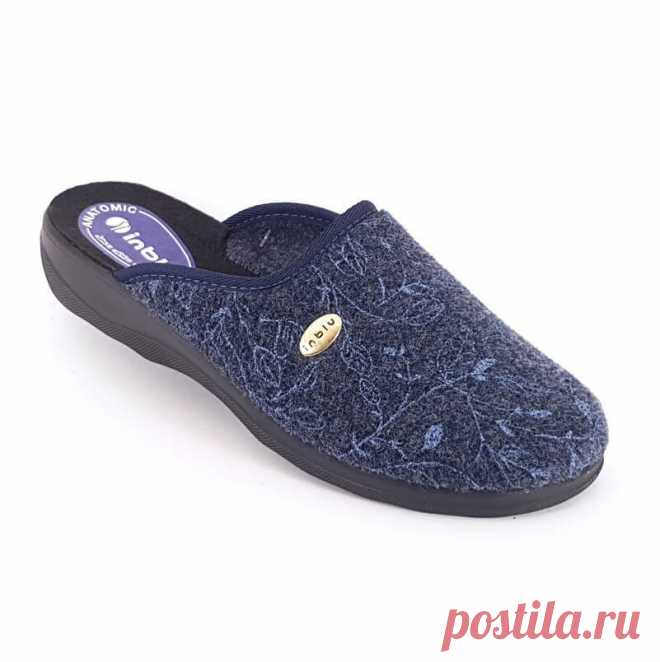 INBLU CA-3X Синие женские, анатомические, закрытые, домашние тапочки INBLU CA-3X синего цвета, на высокой танкетке (3,5см), с войлочным верхом и стелькой, продольным супинатором и анатомической формой платформы.
