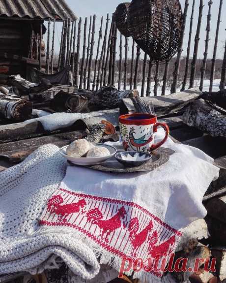 Публикация Maria Apal'kova / художница в Instagram • Мар 13 2017 в 6:05 UTC 1,991 отметок «Нравится», 77 комментариев — Maria Apal'kova / художница (@elfinmary) в Instagram: «С недавних пор на мой чай с пряниками и ухватами заходят 20 тыщ человек. И чем больше среди них…»