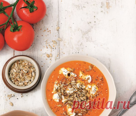 Суп из печеных помидоров с тмином
Помидоры
1 кг
Оливковое масло
3 ст. л.
Тмин
1 ч. л.
Тимьян свежий
3 веточки
Лук репчатый
1 шт.
Чеснок
2 зубчика
Бульон овощной
800 мл
Соль
по вкусу
Перец черный свежемолотый
по вкусу
Кунжут черный (семена)
1 ст. л.
Семечки подсолнечника
1 ст. л.
Семена чиа
2 ч. л.
Тофу
70 г