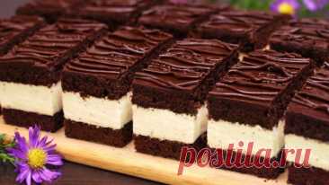 Быстрый ТОРТ "МОЛОЧНЫЙ ЛОМТИК"
Бисквит:
4 средних яйца щепотка соли ваниль
120 г сахара
2 ст.л. воды
80 г муки
40 г какао 0,5 ч.л. разрыхлителя
Крем:
250 г сметаны
100-150 г сгущенного молока/сахара
30 г мёда (по жел.), ваниль
300 г сливок от 30%
10 г желатина (140-160 bl) + 60 г воды
Глазурь:
80 г шоколада + 40 г слив. масла Противень 28*38 см