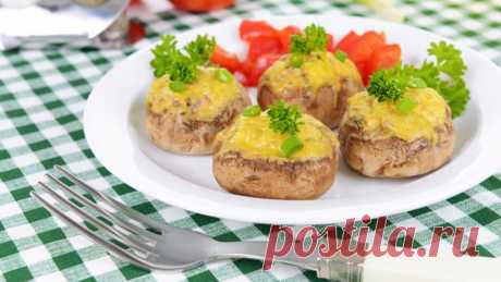 Новые вкусные рецепты на Новый год 2018 с фото: простые и вкусные Новый год – особенный праздник. В этот день мы собираемся в кругу самых близких нам людей и делимся добрыми, искренними, сердечными пожеланиями. И конечно