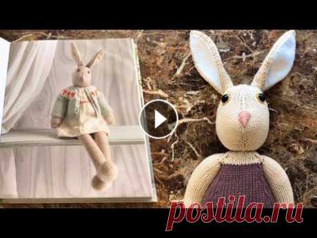 Вяжи! Одевай! Люби! Игрушка спицами. История Одной игрушки. Зайчишка Тилли. #татьянавяzhet #игрушкаспицами #луизакроутеркнига Здравствуйте! В этом видео я Вам расскажу историю зайчишки, связанной по книге Луизы Кроутер «Вяжи! ...